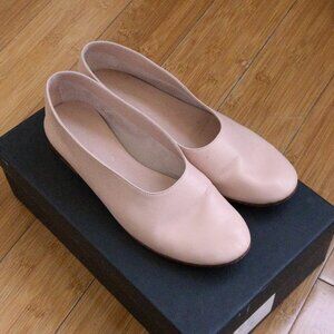 Martiniano Glove Shoe size 36 EUC Makeup